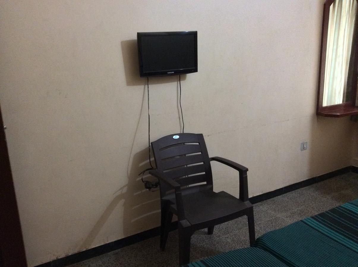 Sakthi Lodge Dharapuram Bagian luar foto