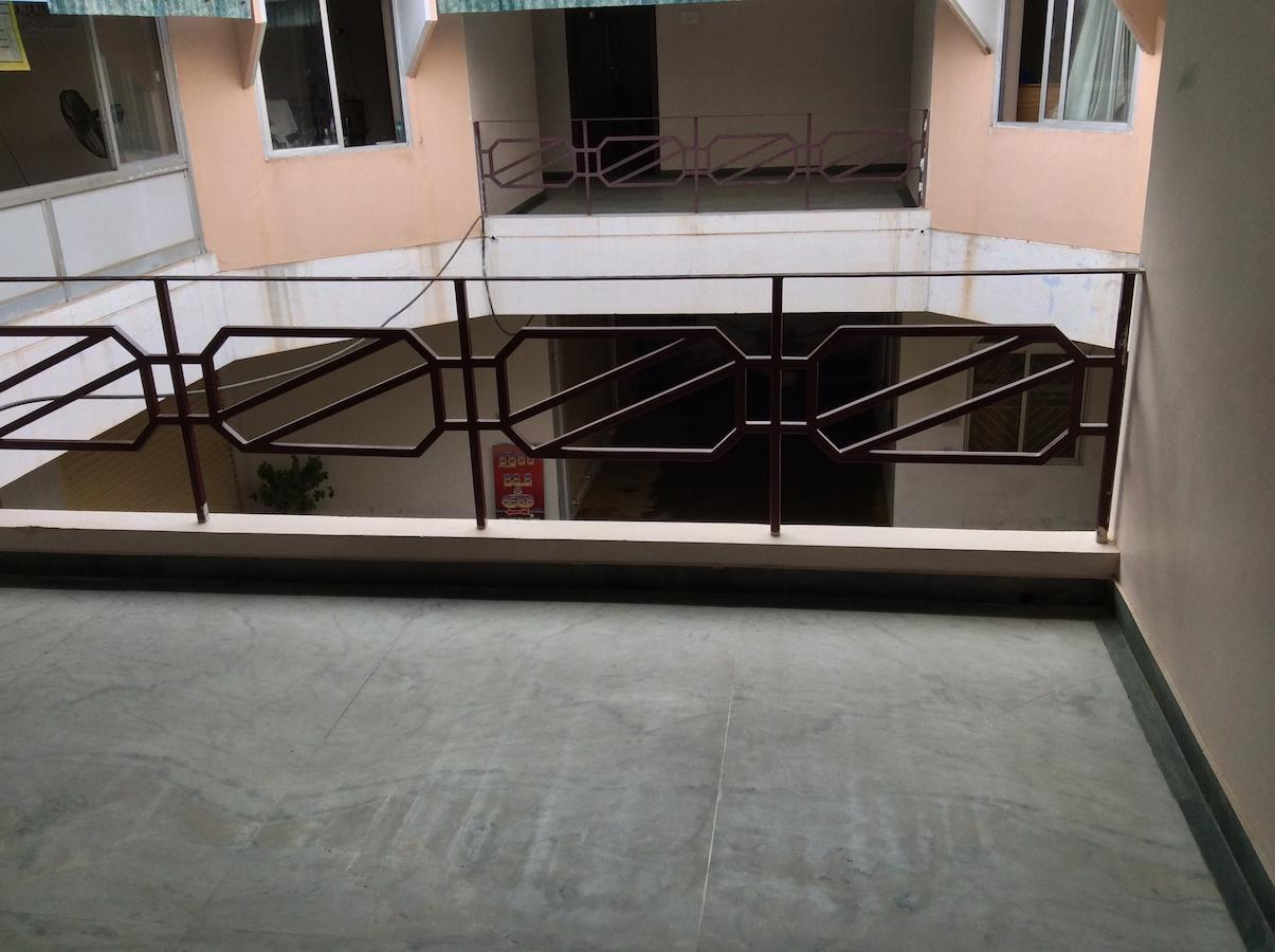 Sakthi Lodge Dharapuram Ruang foto